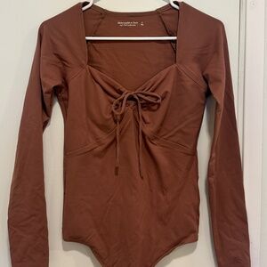Abercrombie & Fitch Long-Sleeve Seamless Fabric Cinched Front Bodysuit